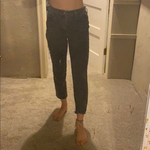 Black mom heans Pac Sun